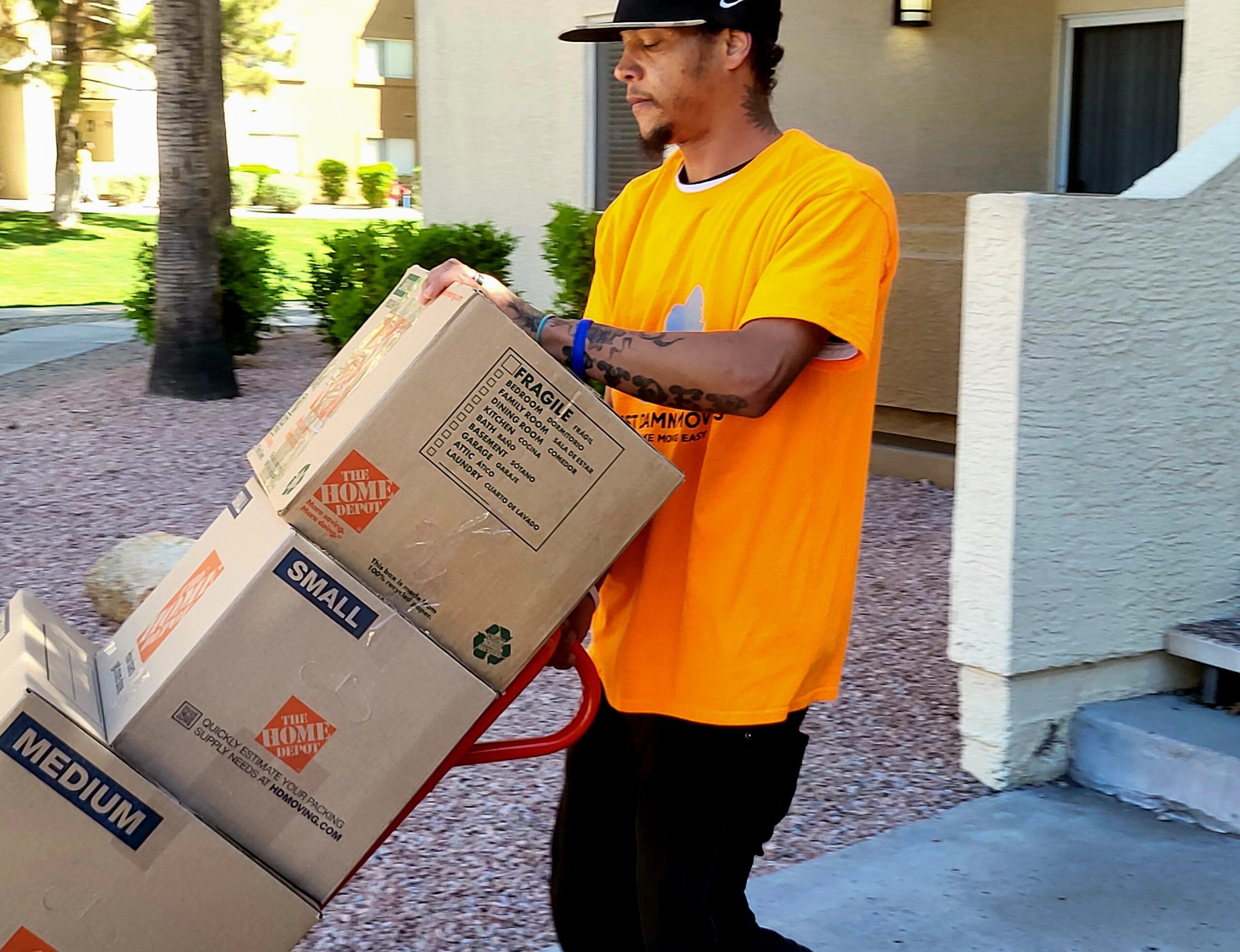 3 Movers With Truck $820 (Includes 4 Hr) HappyHomeMigrate